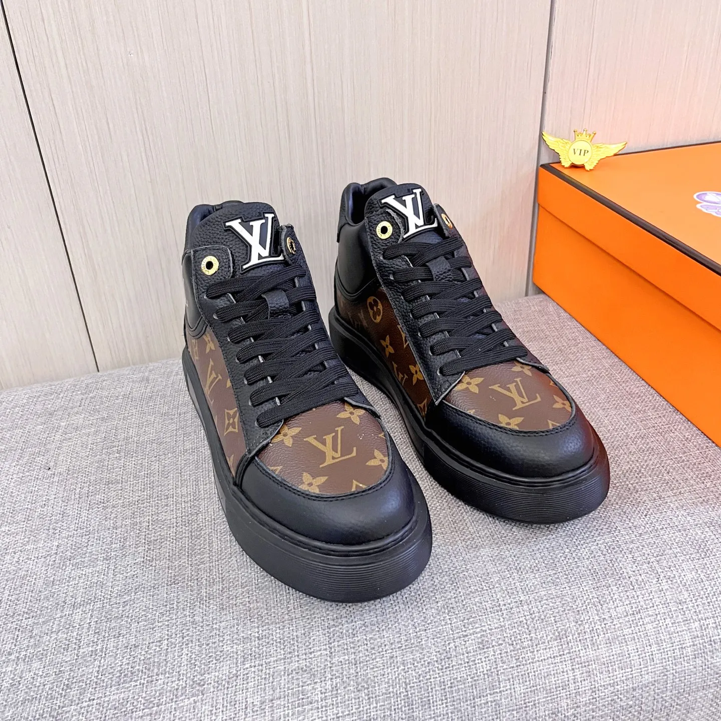 Men's Men's Shoes Men's Shoes 💰 460 Men's Men's Shoes 💰 [ LV ] 🔥 Louis Vuitton Men's high-end brand official website 1:1 latest masterpiece: the upper is made of Italian imported first-layer cowhide with a comfortable and breathable lining ➕ Made of the original non-slip and wear-resistant outsole 🔥, making walking more convenient and comfortable! An exclusive new model, a stunning work, a beautiful 1:1 replica [color] compared to the official quality! Create a fashionable personality to set off your uniqueness! A must-have for trendy men! Classic 🔥Size: 38-44 Color: 🔥 2⃣️colors available🔥.